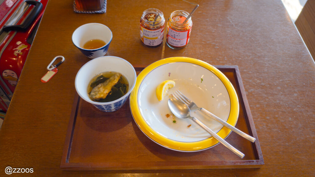 食べ終わって空になったお皿