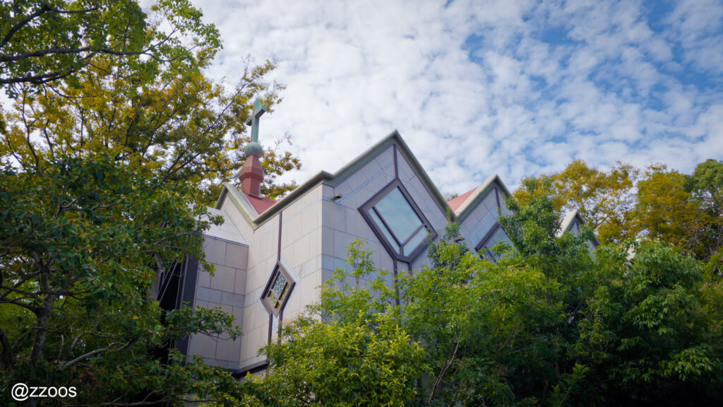 森の中のチャペル