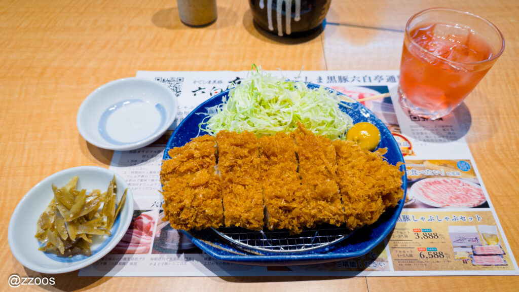 分厚く切られたとんかつ