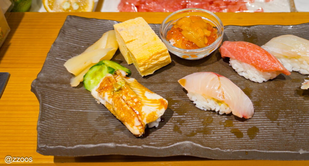 すし馨で提供されたアナゴのスシ。