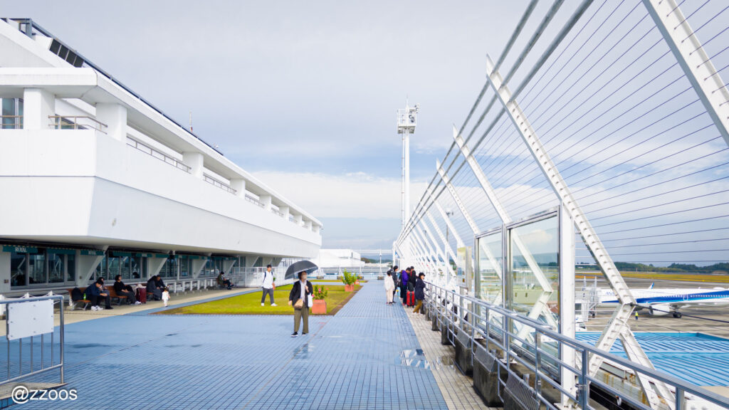 鹿児島空港国内線ターミナル3階の展望デッキからの景色