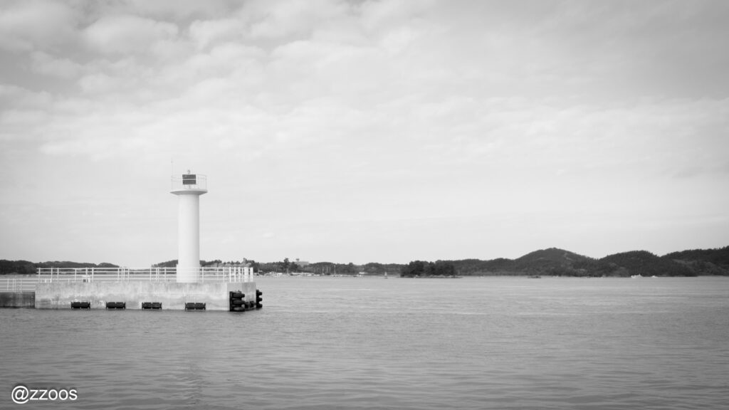 北港の端にある灯台