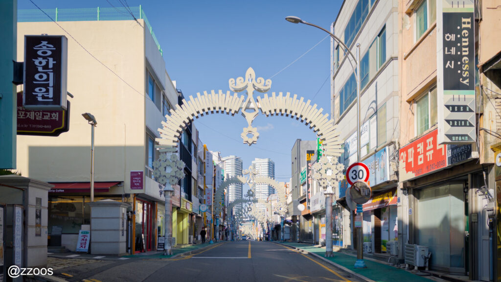 旧市街の商店街