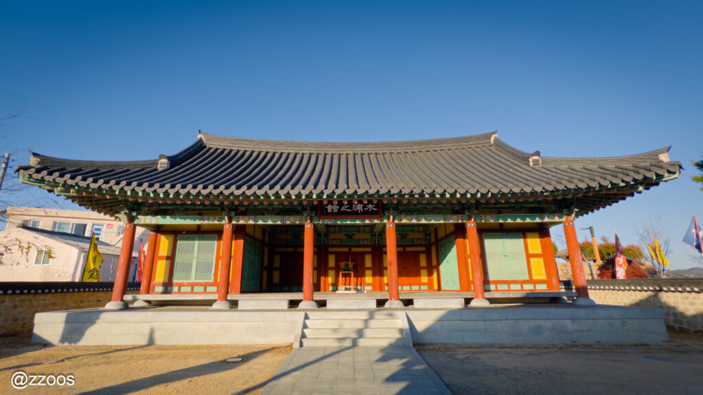 古風な韓国伝統建築