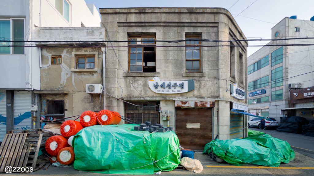 木浦旧市街の古い建物の風景