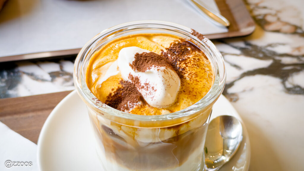 ファシン連鎖店のシグネチャーメニュー、1990 ファシン クリームラテのアップ