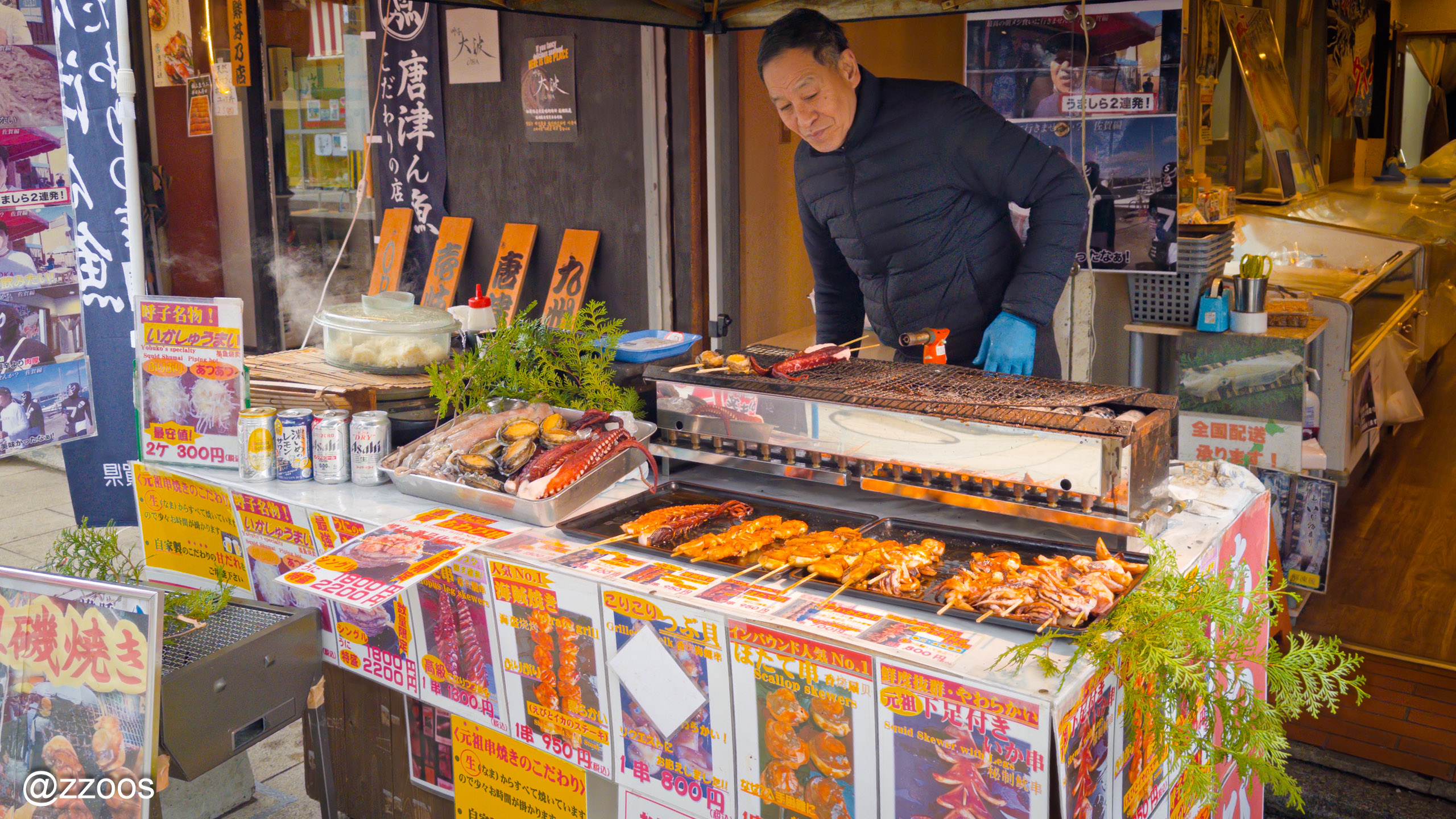 小さな港町の朝市