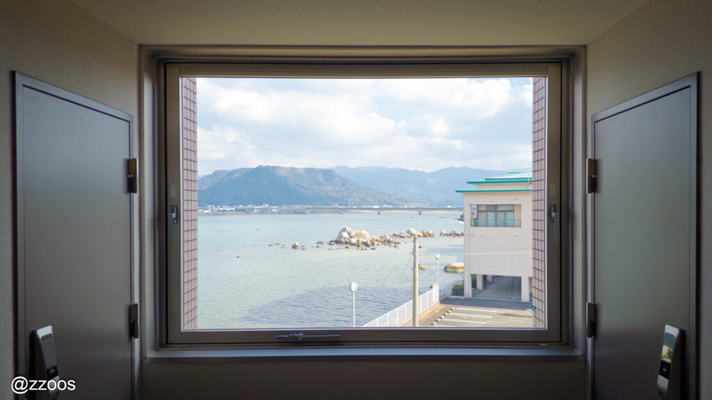 ホテルの廊下から見える景色