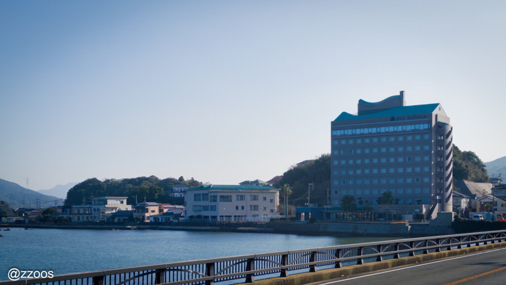 松浦橋から見たホテル リベール