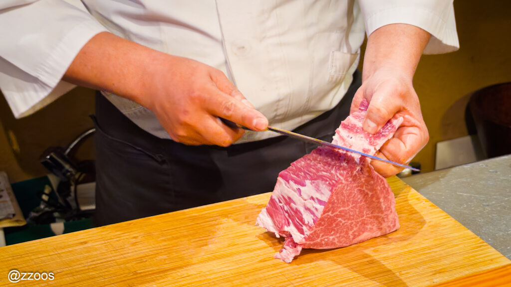 和牛のトリミング
