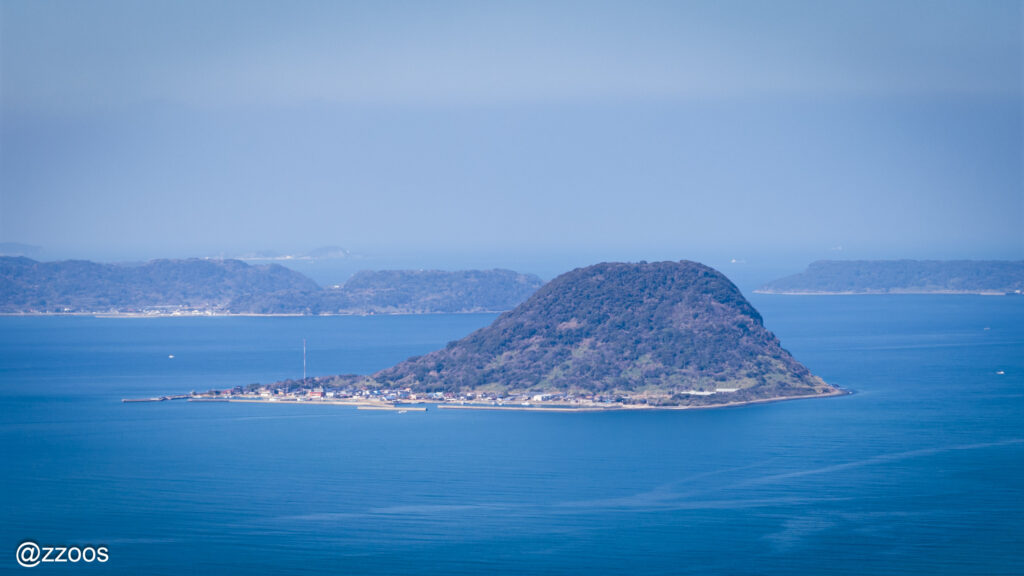 鏡山展望台から見た高島