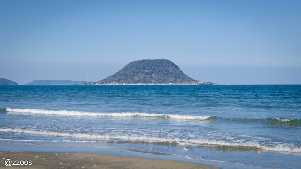 The winter sea of Higashinohama.
