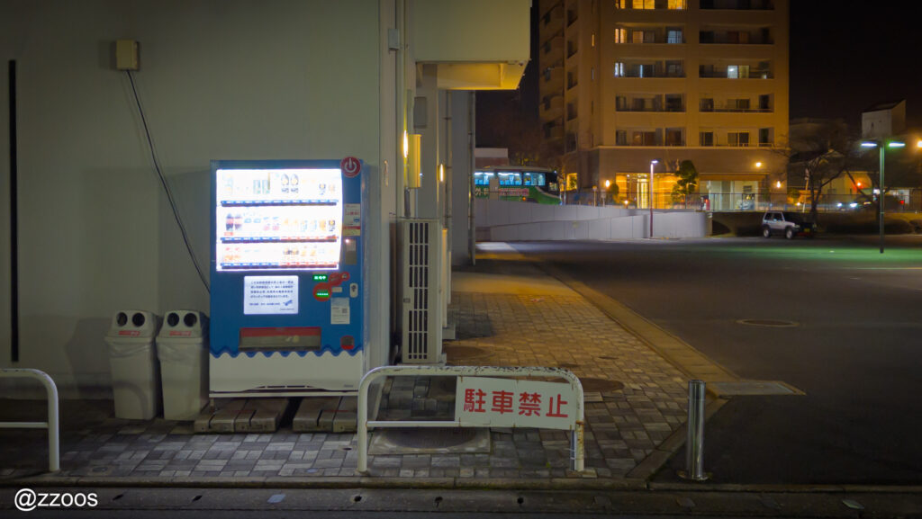 Night view of the street in front of Karatsu Station
