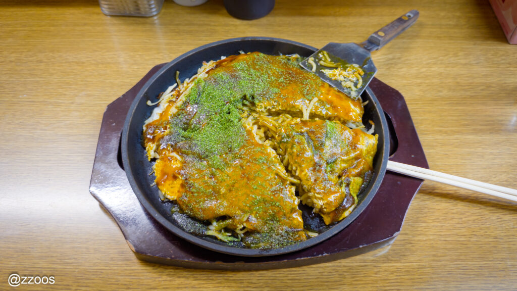 完成した広島風お好み焼き