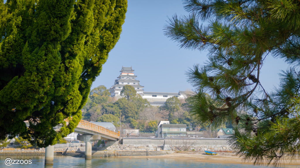 Karatsu Castle seen through the trees