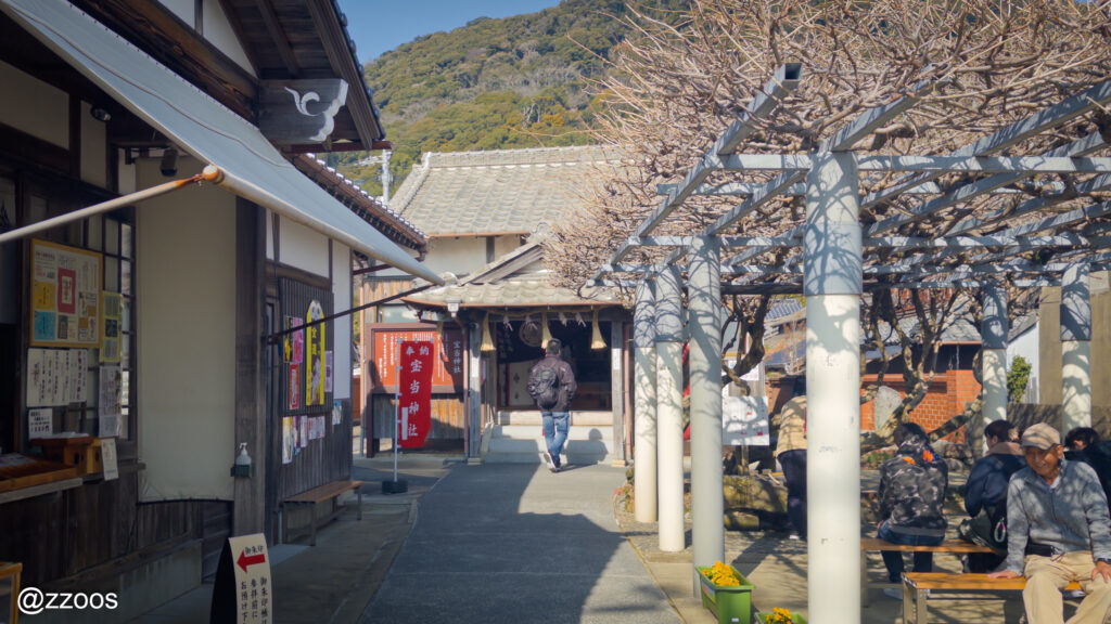 Main hall of Hoto Shrine