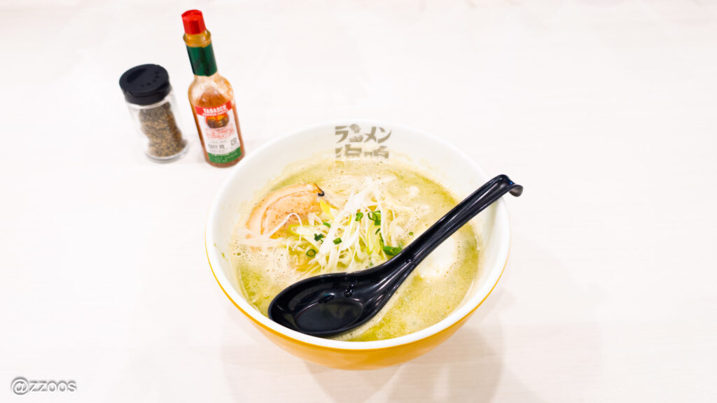 ラーメン海鳴の名物、ラーメンジェノバ。