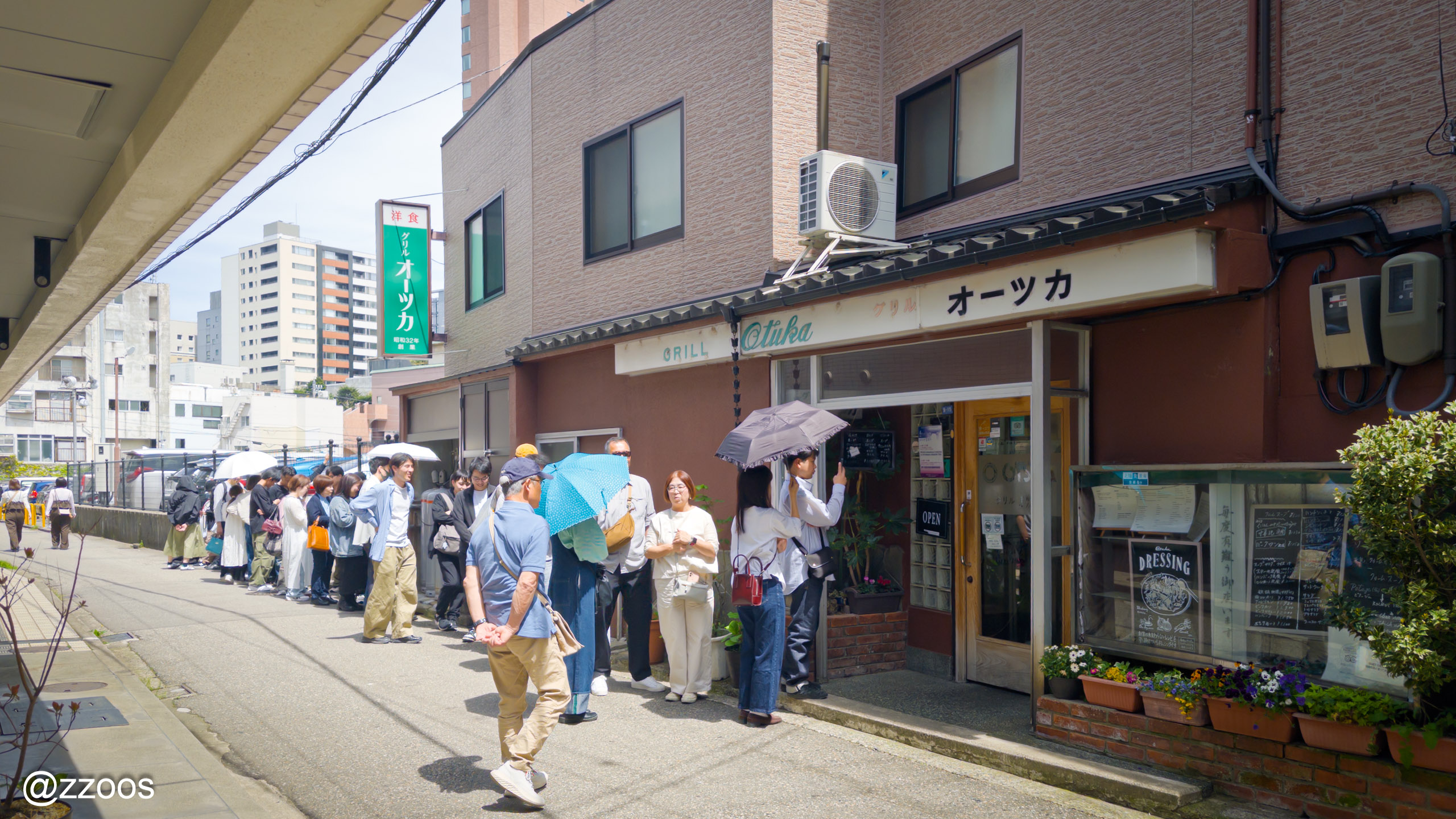 金沢グリル オーツカ前の行列