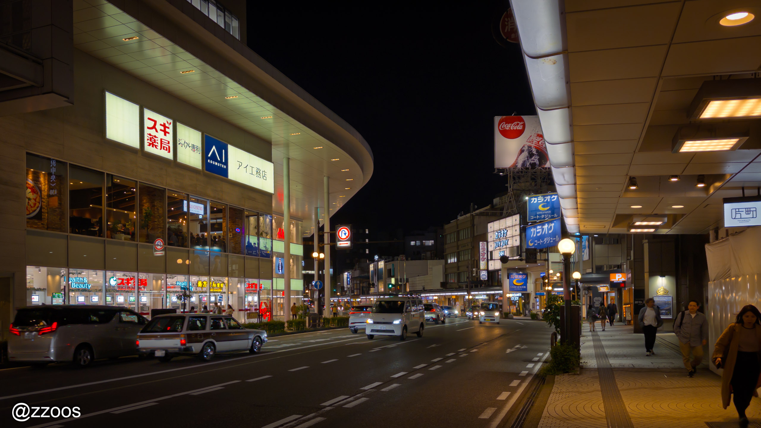 金沢・夕方早い時間のショッピングモールキラらと片町大通り