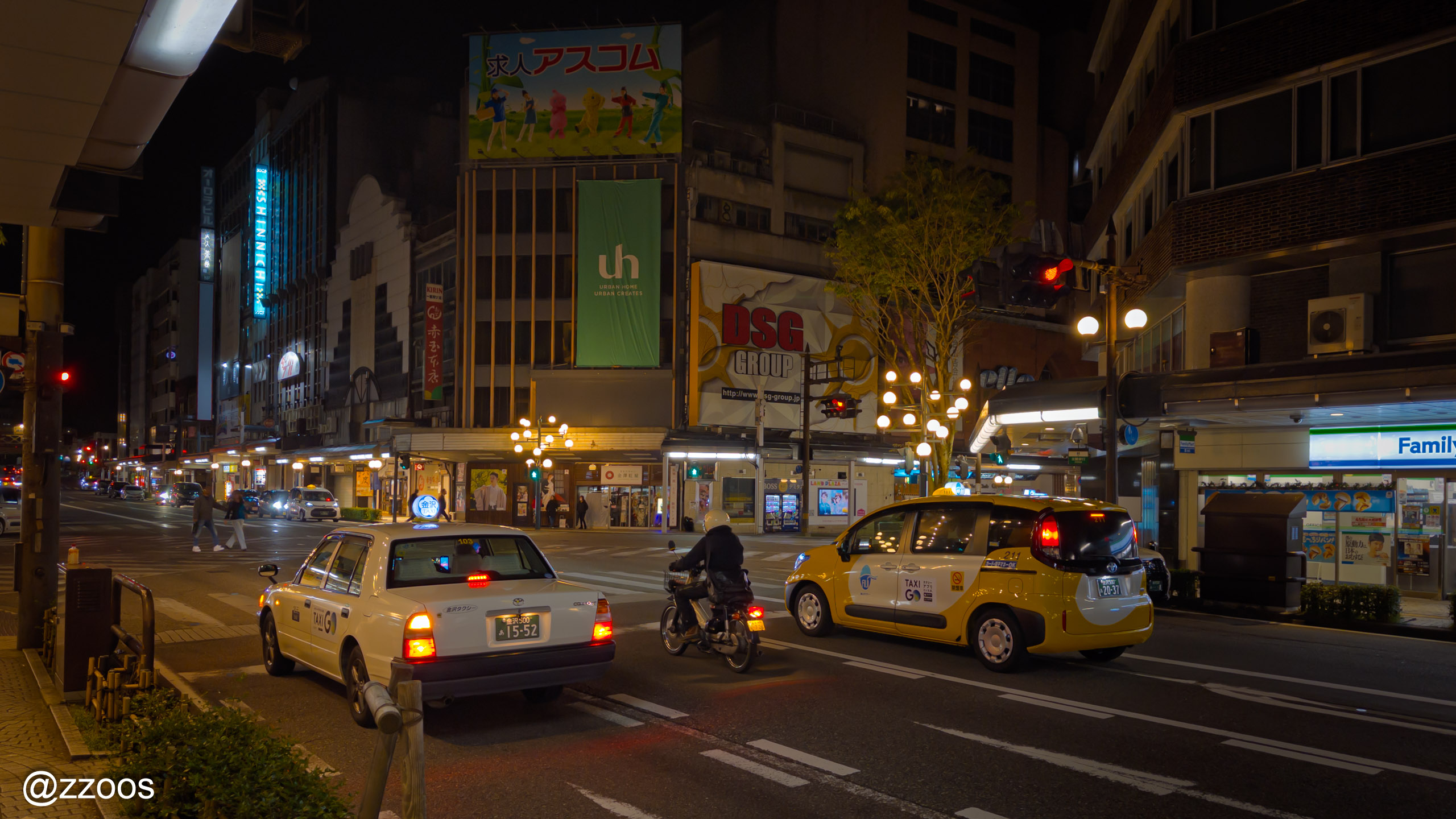 金沢・夜中の3時過ぎの片町交差点