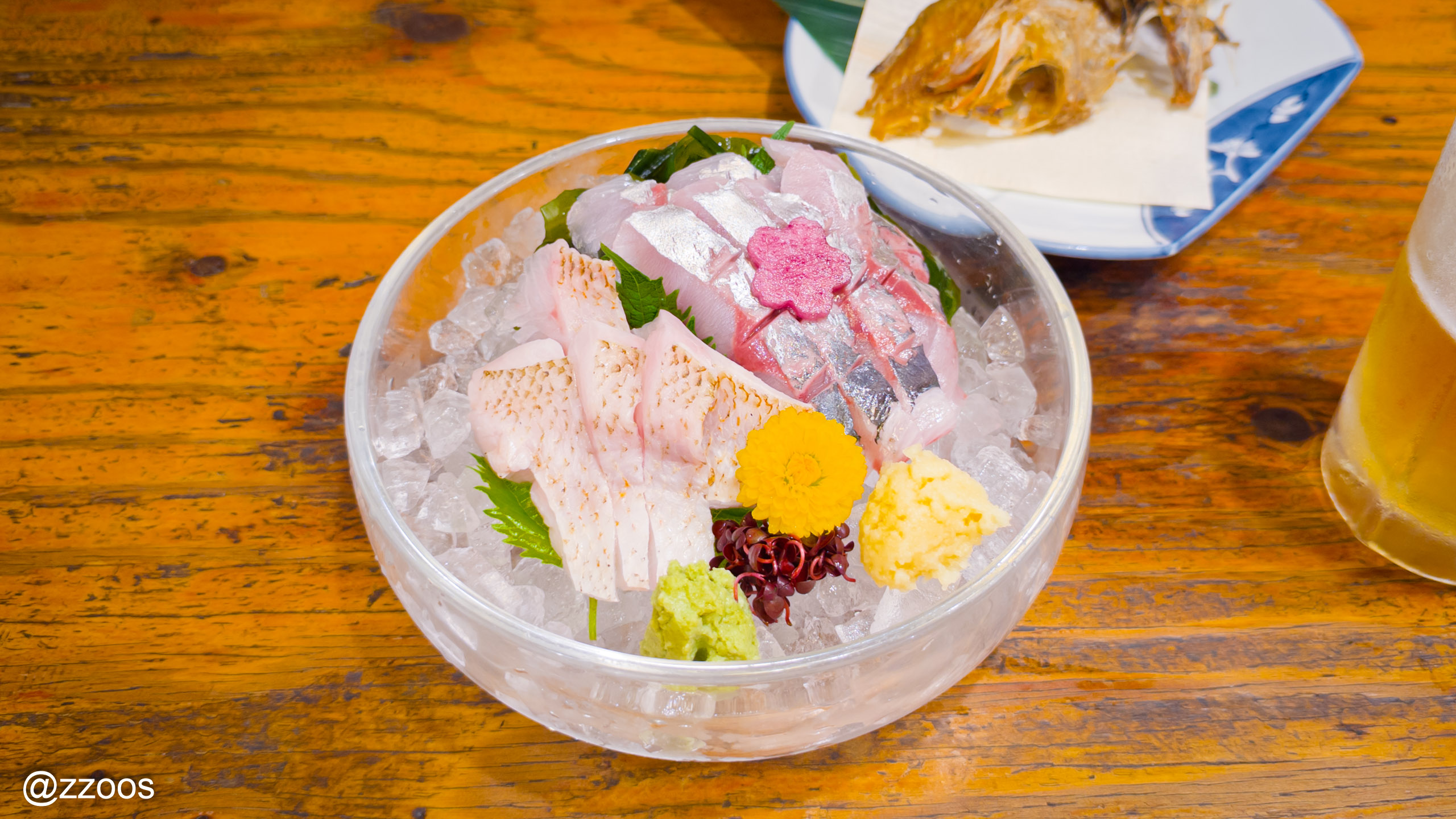 川端鮮魚店のノドグロとアジの刺身の一皿