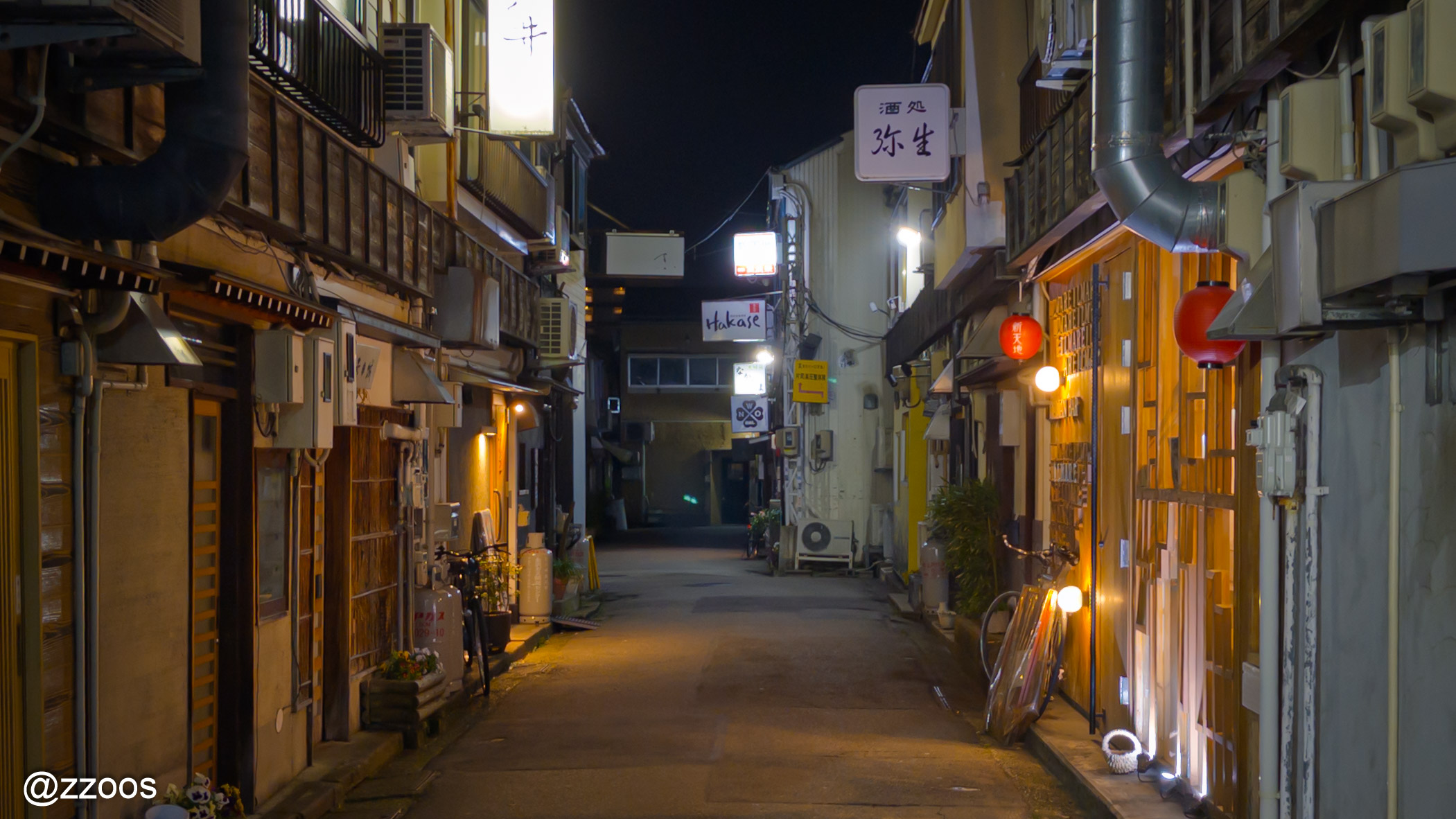 金沢・新天地、イル・マーレが見える路地