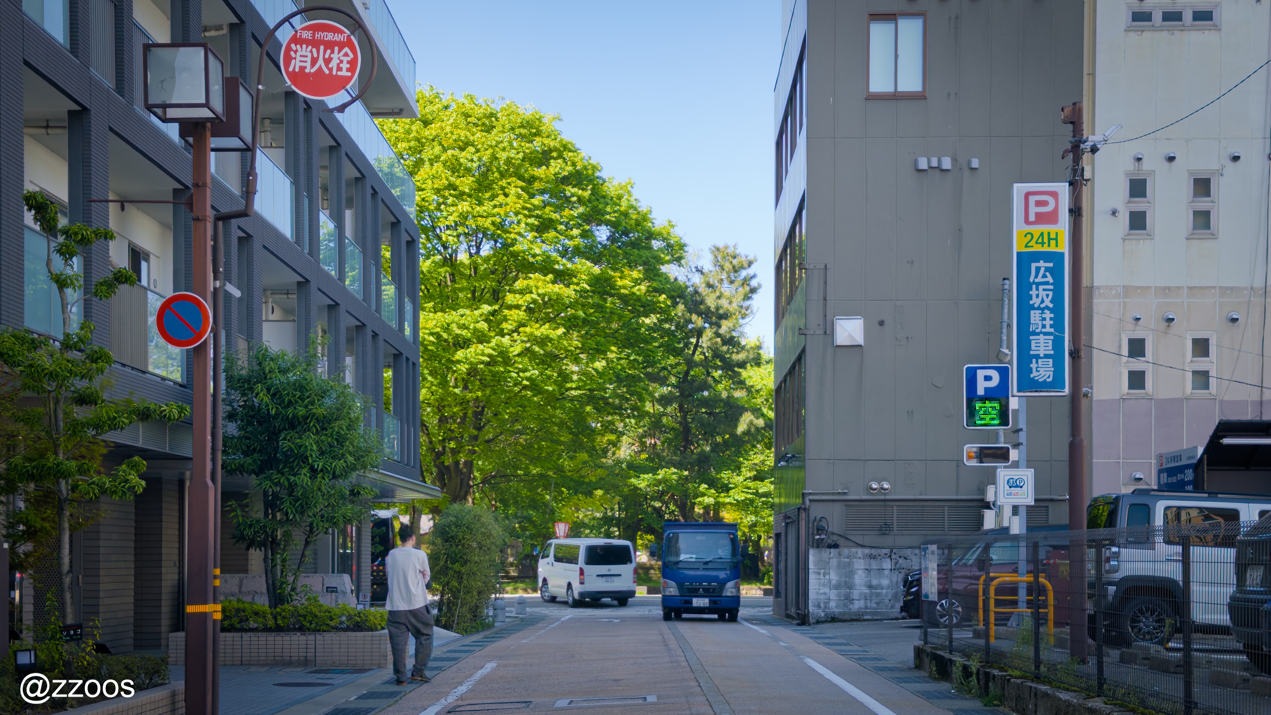 金沢の広坂へつながる路地、ターバンカレー方向