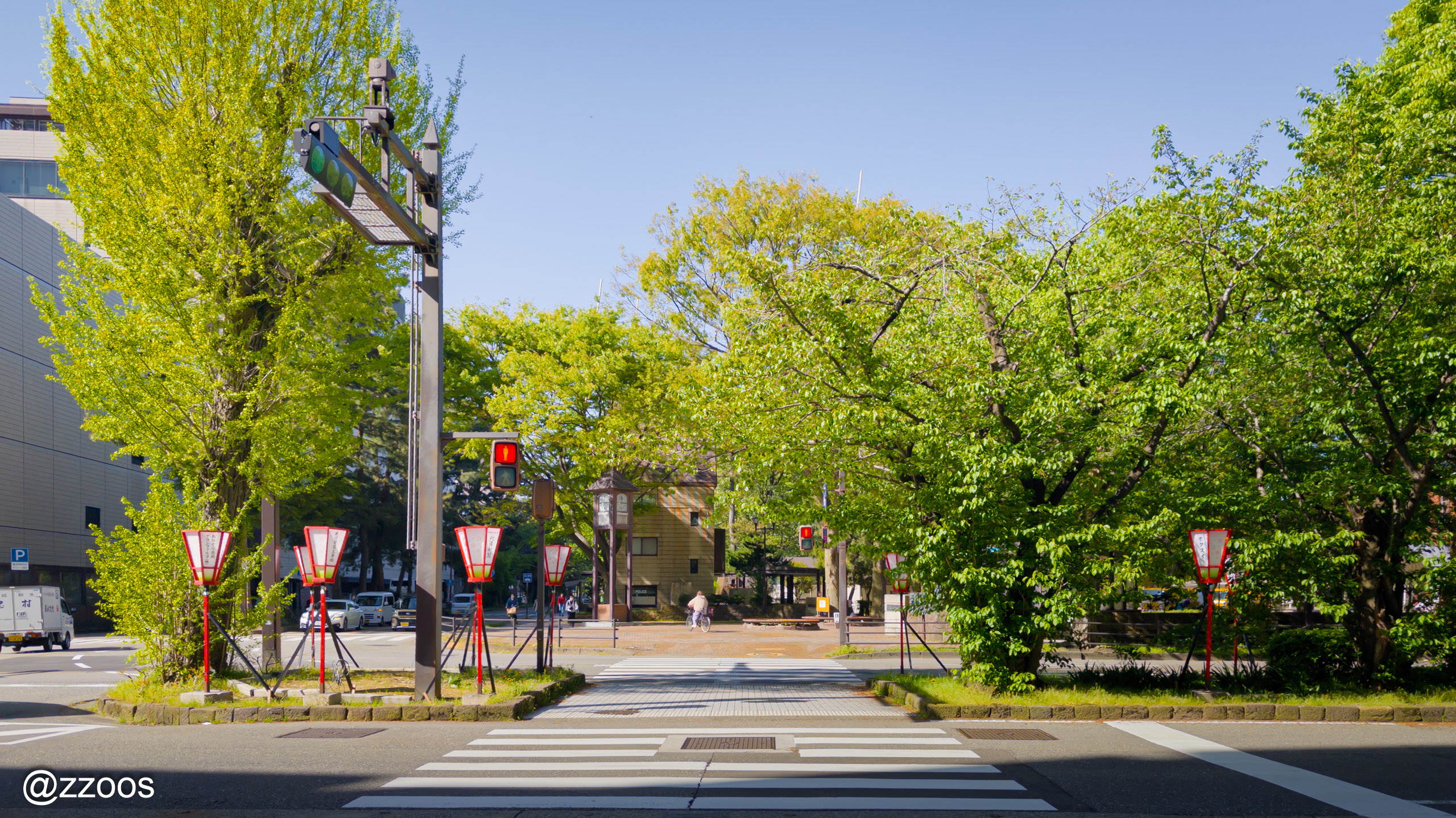 Crosswalk leading to Ishikawa Shiko Memorial Park
