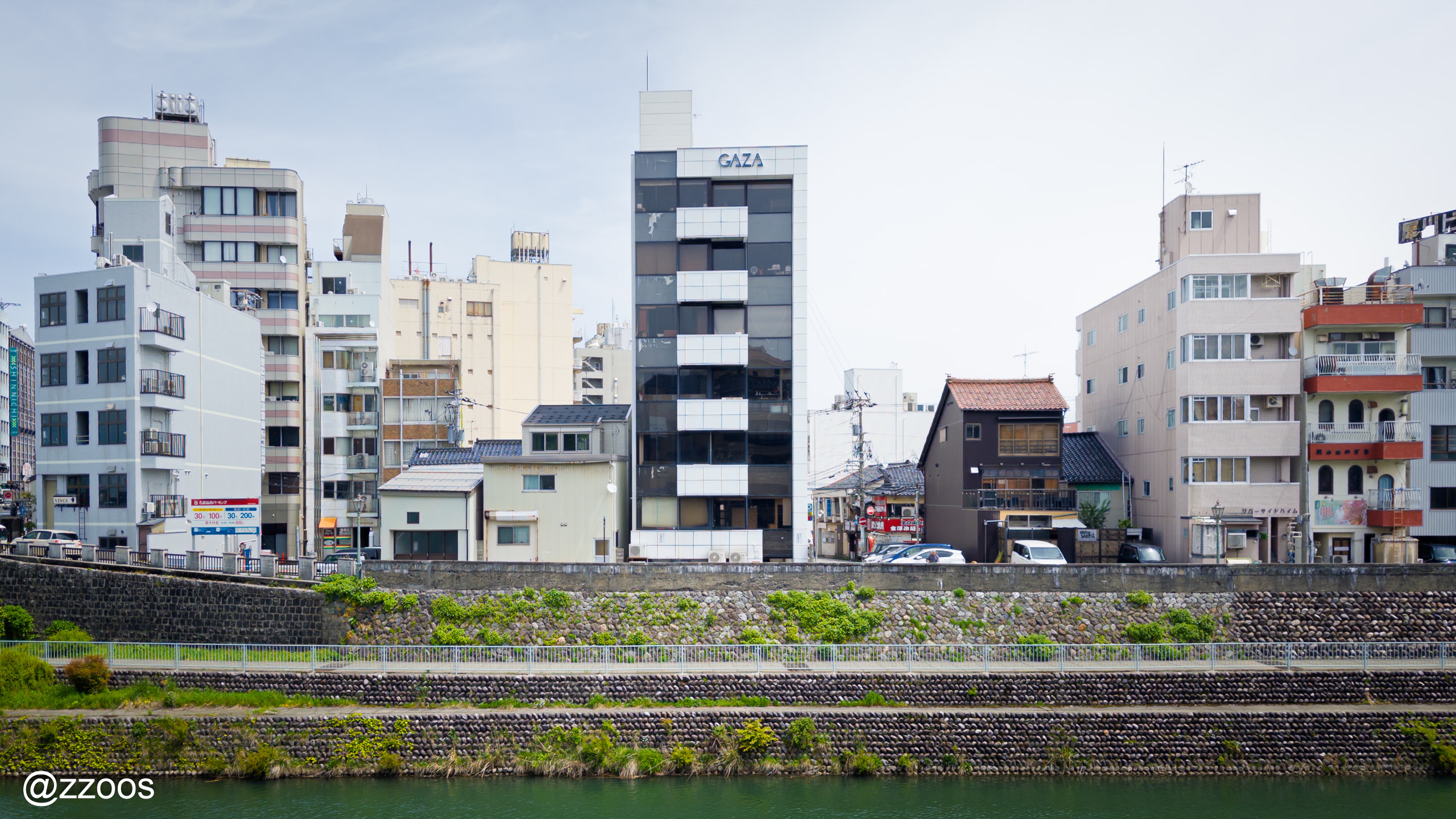 金沢、犀川の川辺の風景
