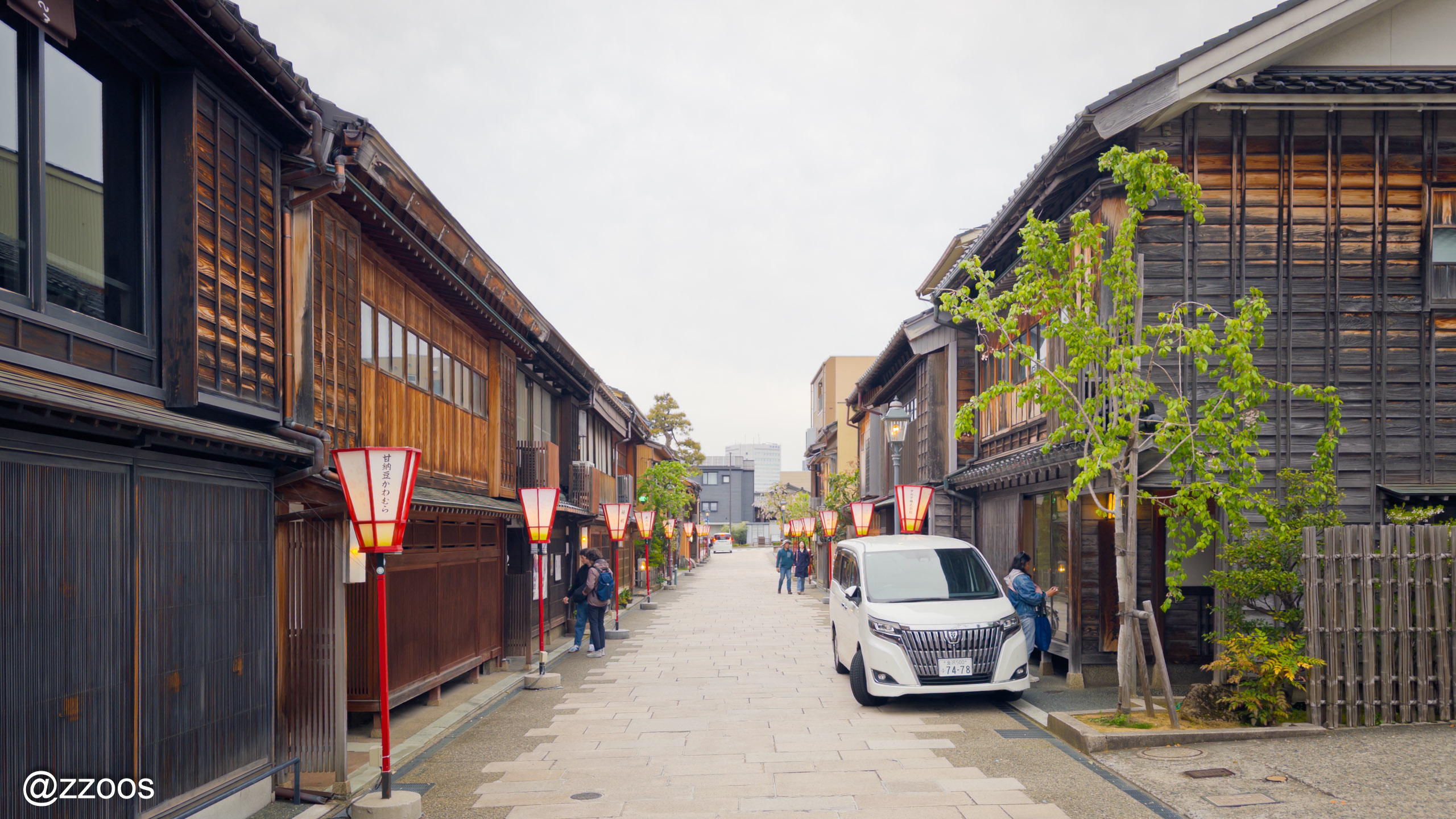 金沢、にし茶屋街の通りの風景