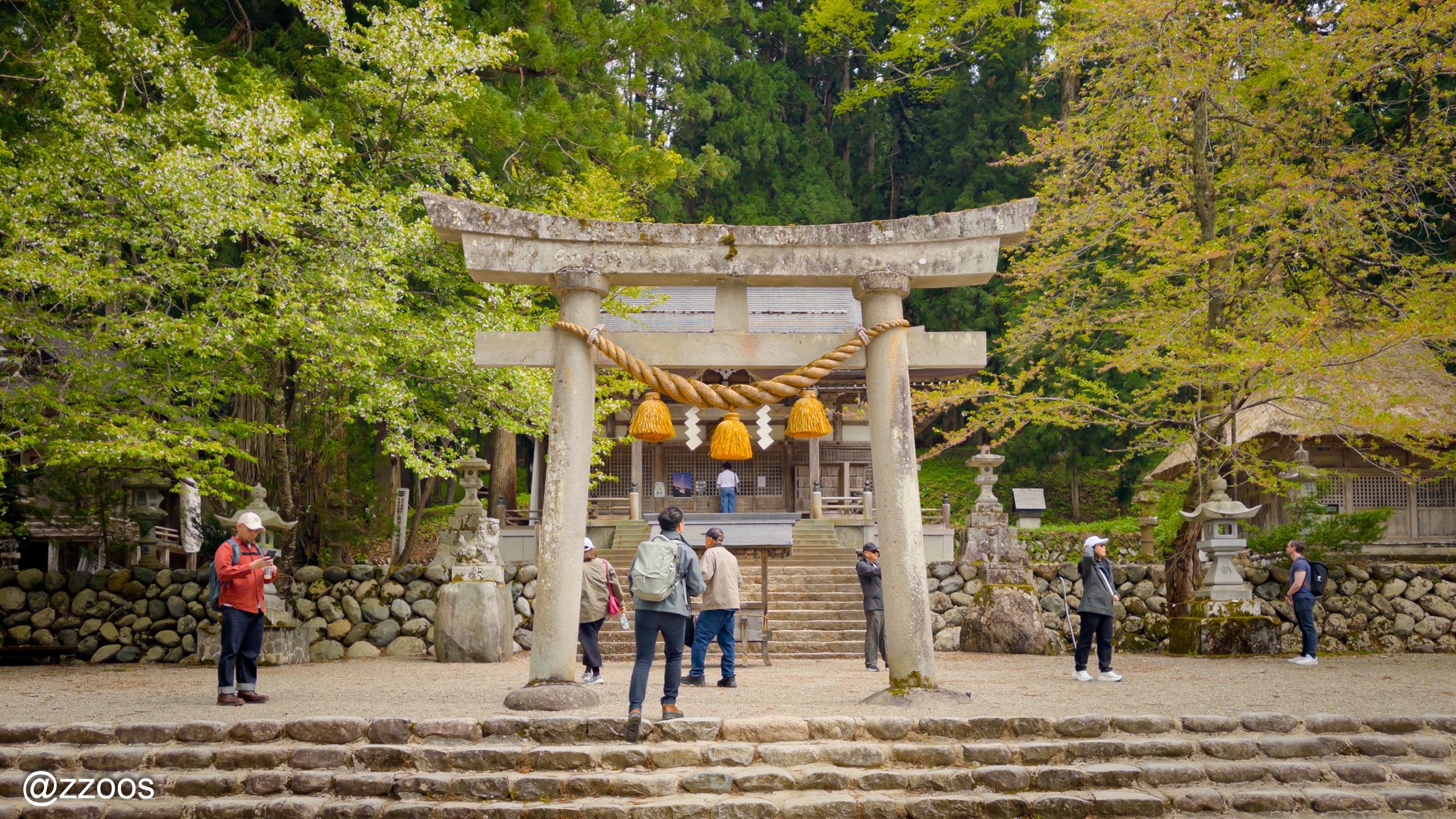 A full view of Shirakawa Hachiman Shrine
