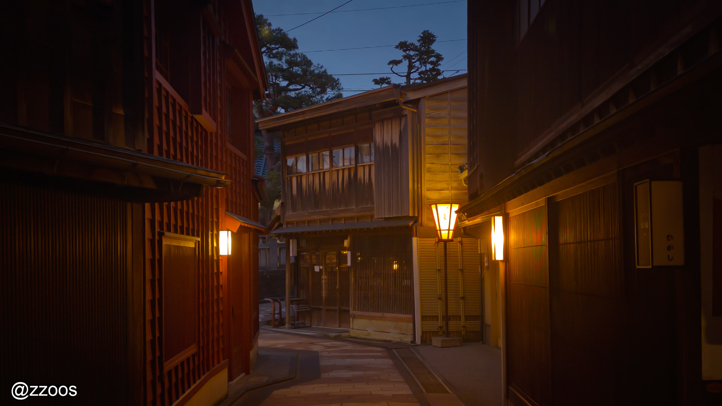 A plain, rustic alley in Higashi Chaya