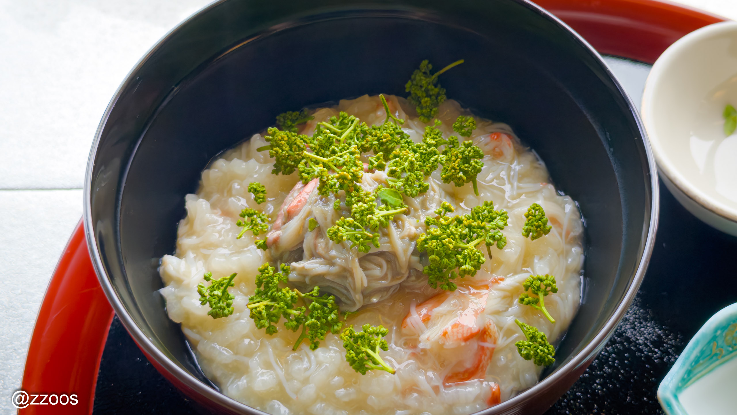 하나산쇼를 올린 츠바진 게죽