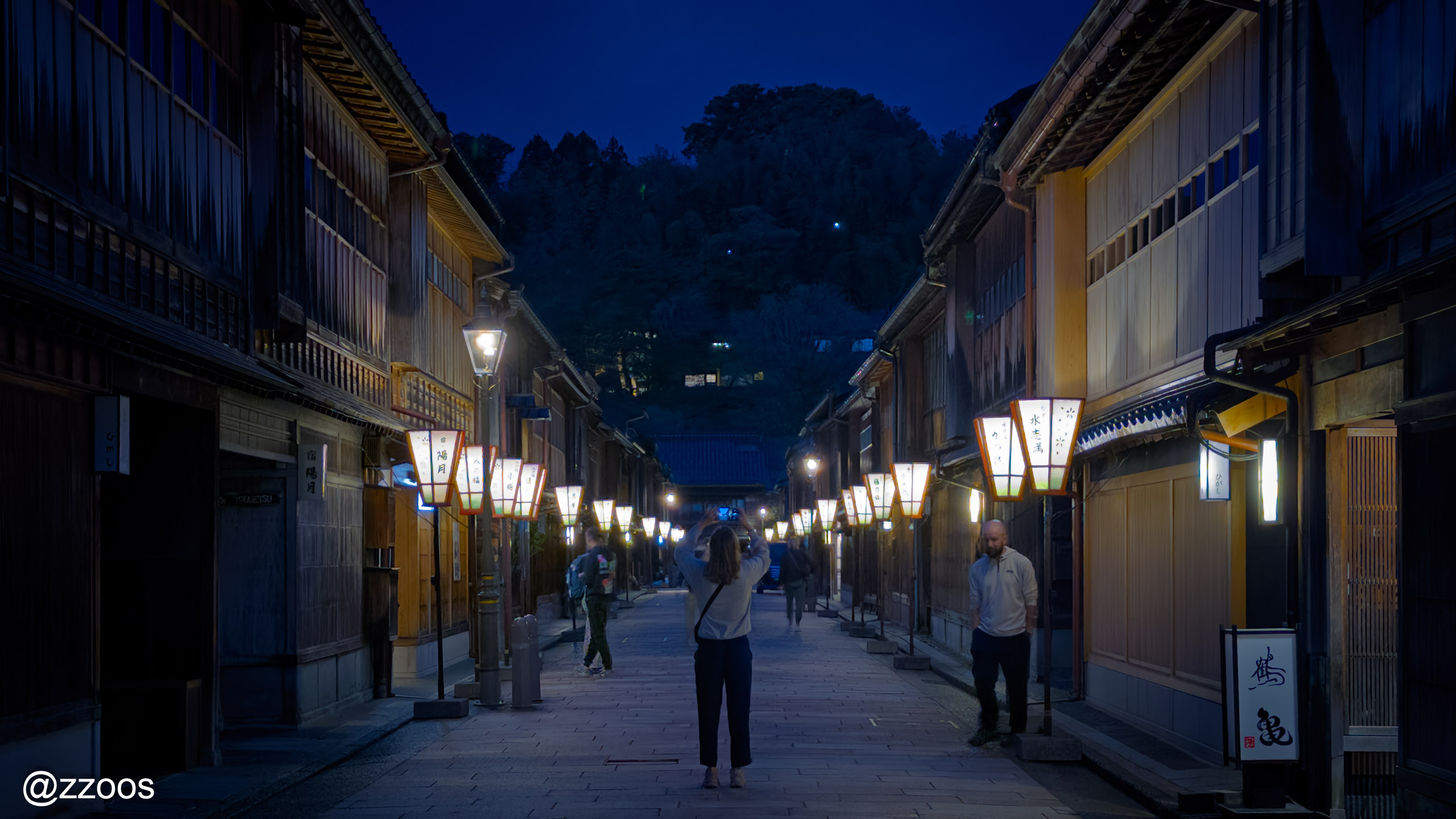 The traditional teahouse street of Higashi Chaya District, lit up at night