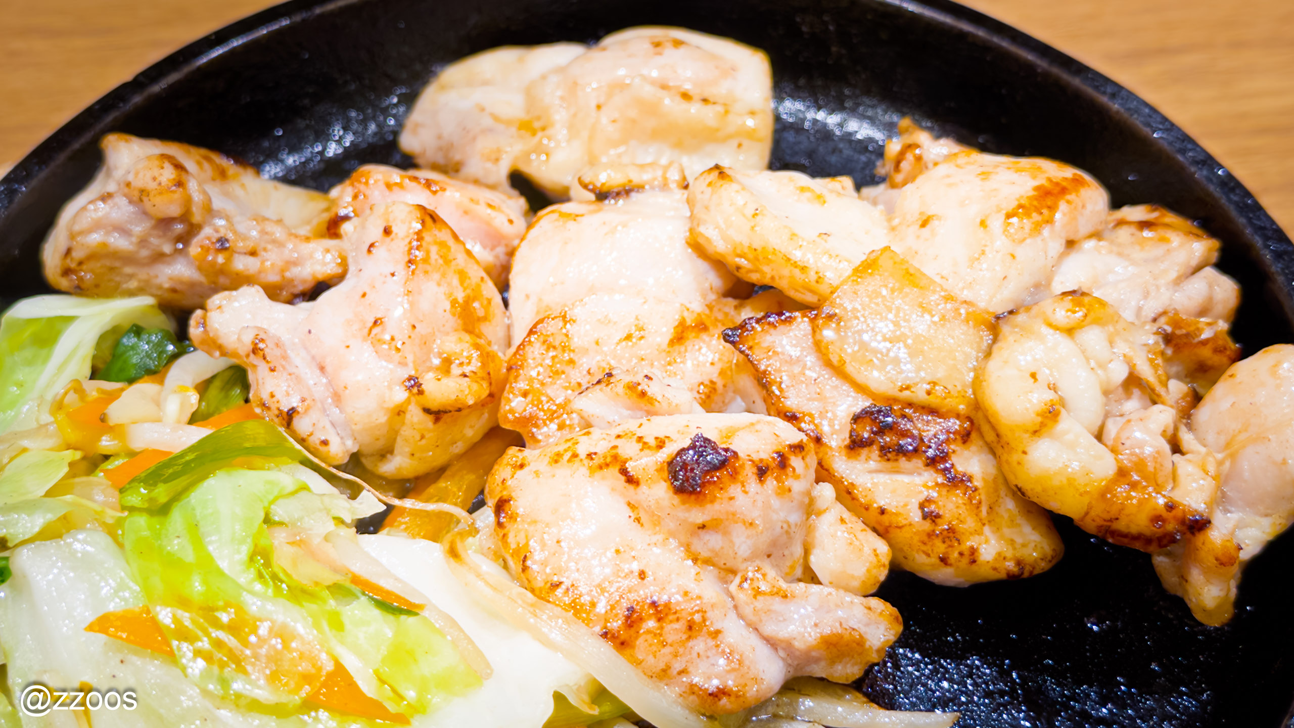 塩麹につけこんで焼いた出水どりの塩麹焼き