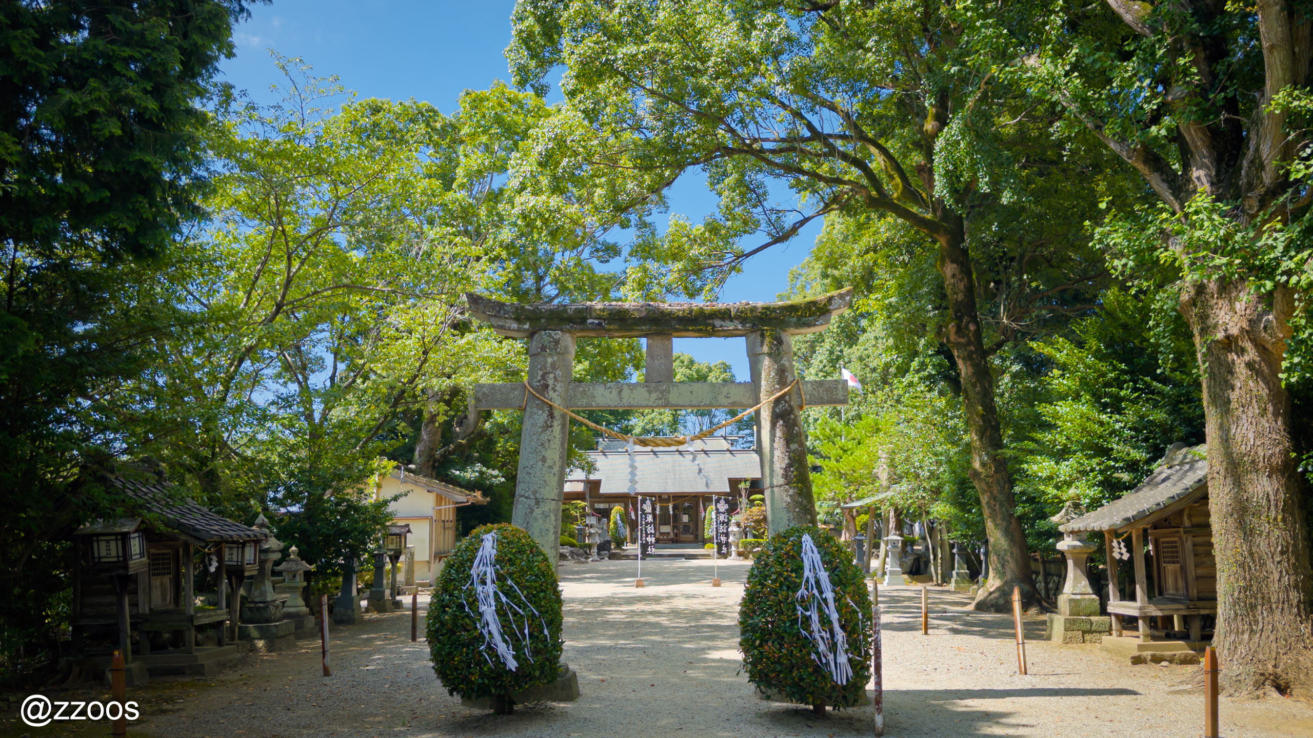 軍神をまつる出水の諏訪神社の境内
