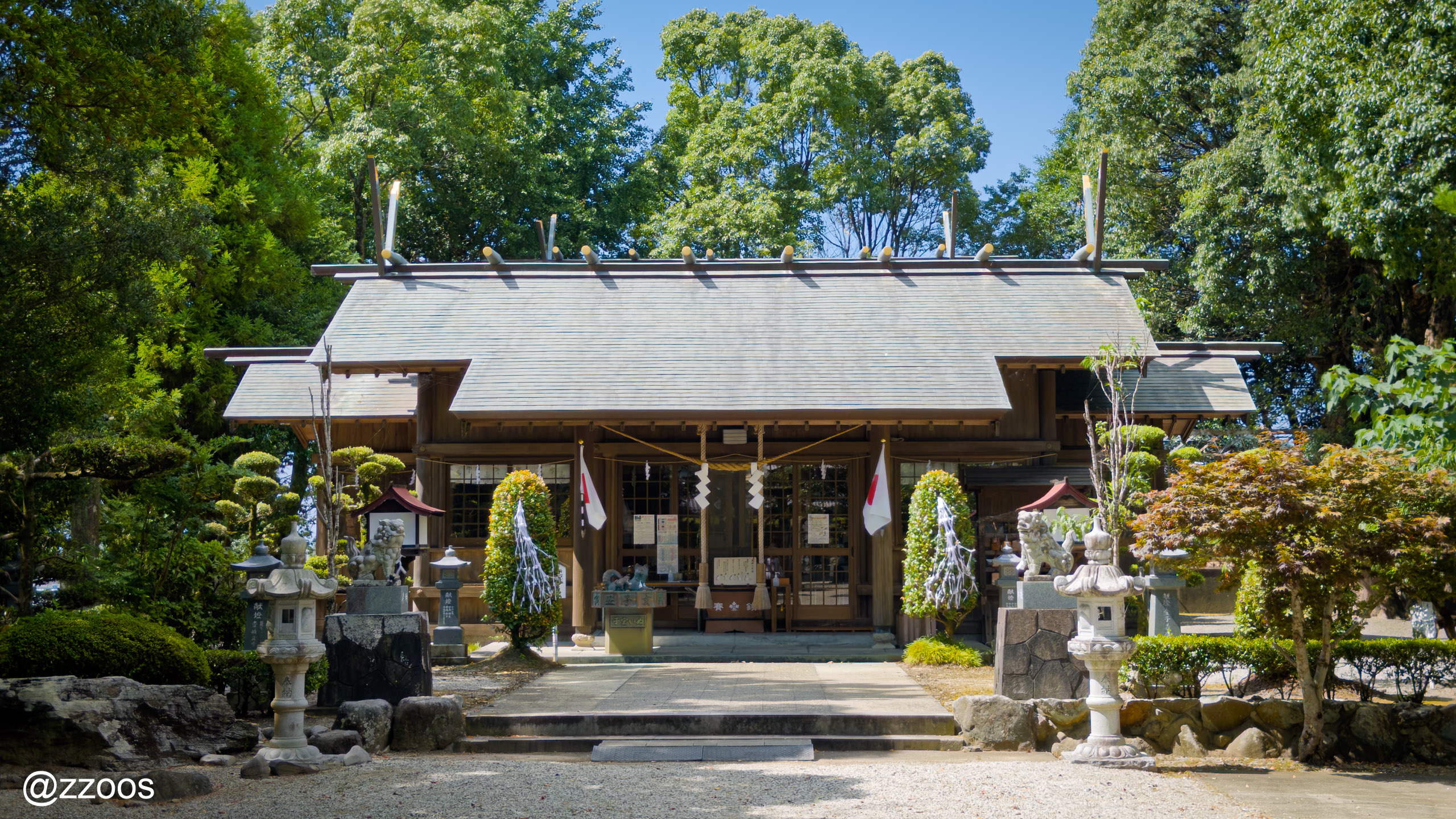 きれいに管理されている出水の諏訪神社の拝殿