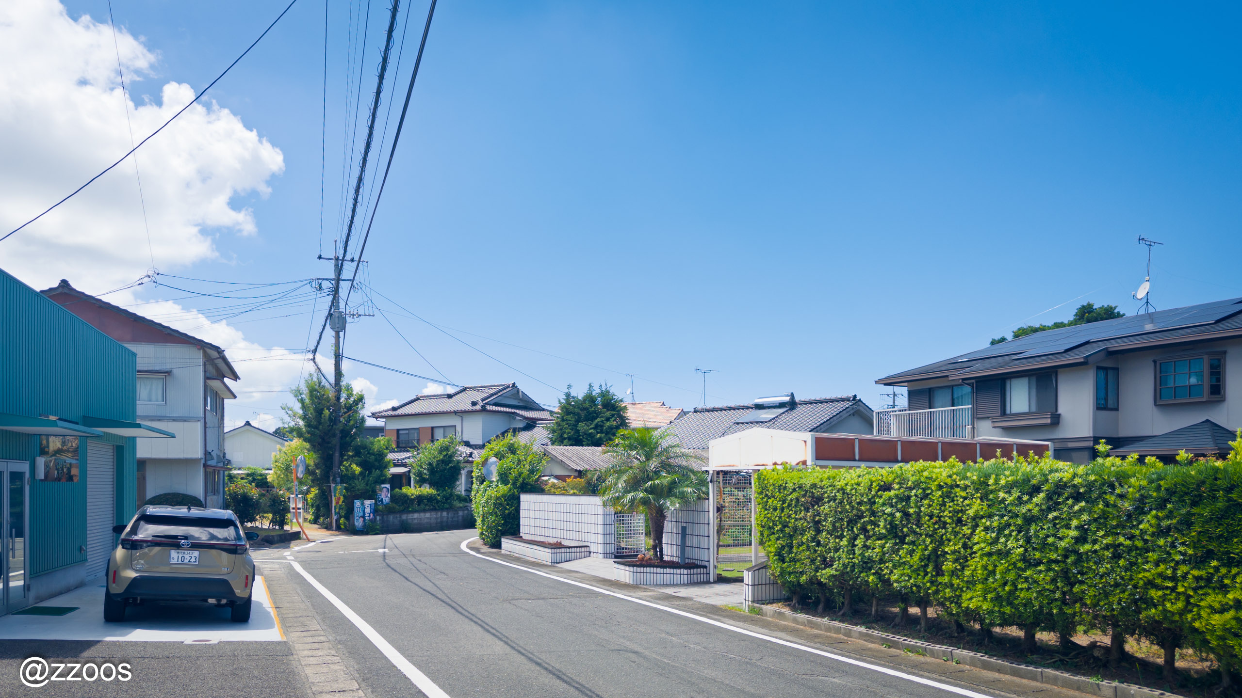 A quiet residential alley in Izumi