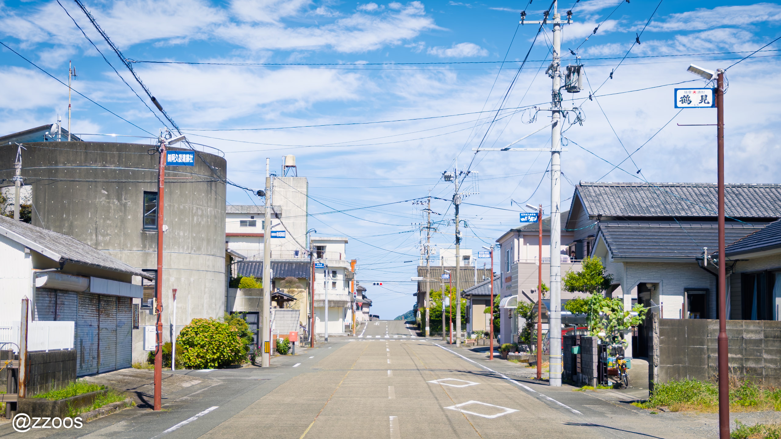 人けのない阿久根の通り