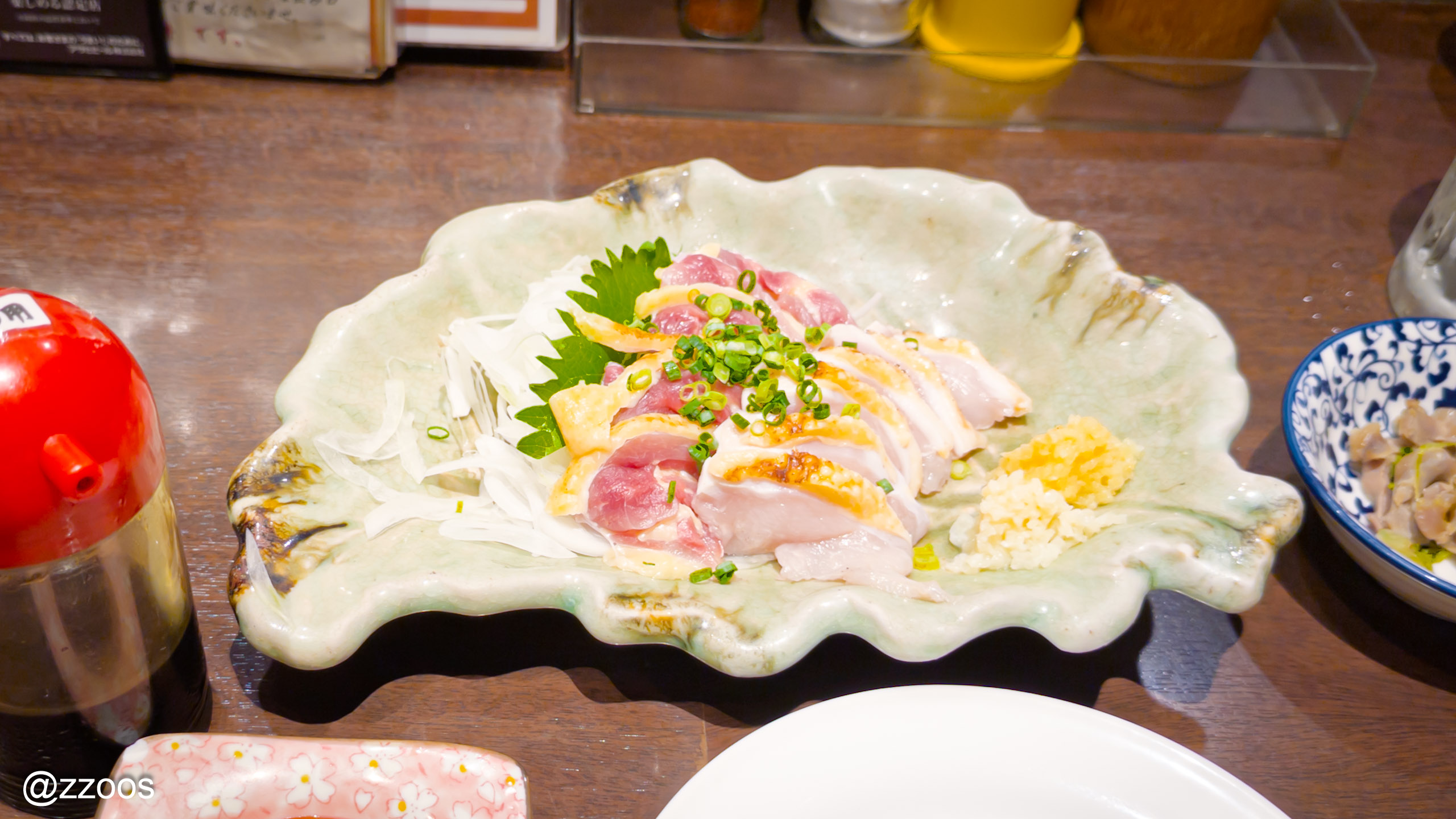 A plate of Izumi chicken sashimi ordered at Dan