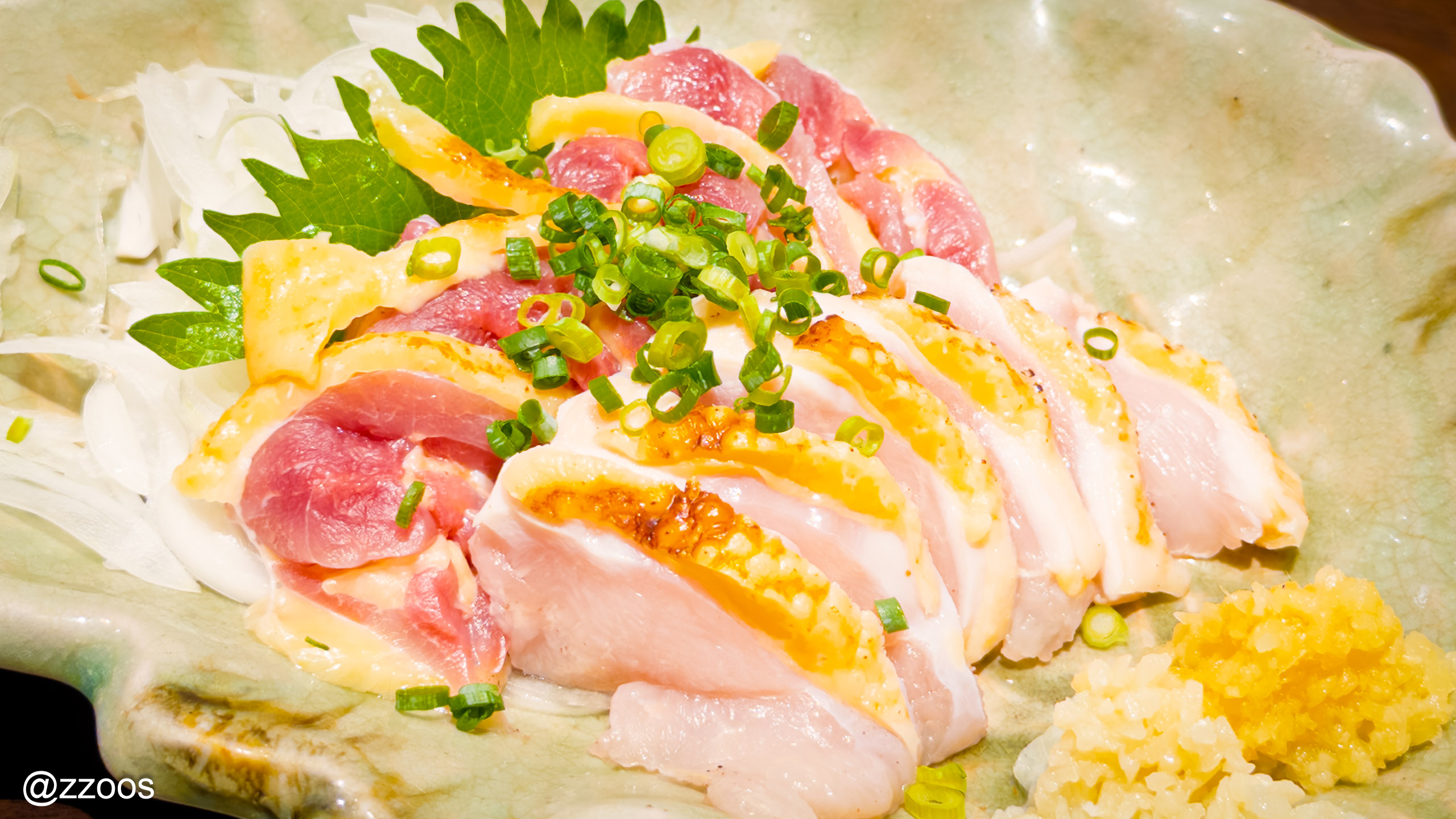 Chicken thigh and breast sashimi with shredded onion