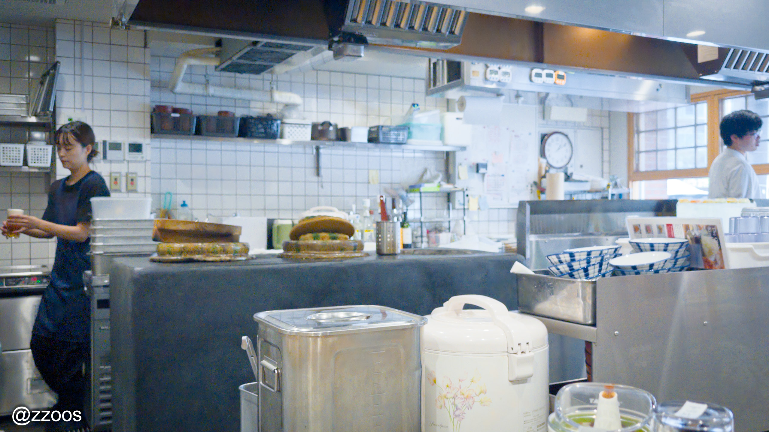 The fully open kitchen of Tonkatsu Kuroda