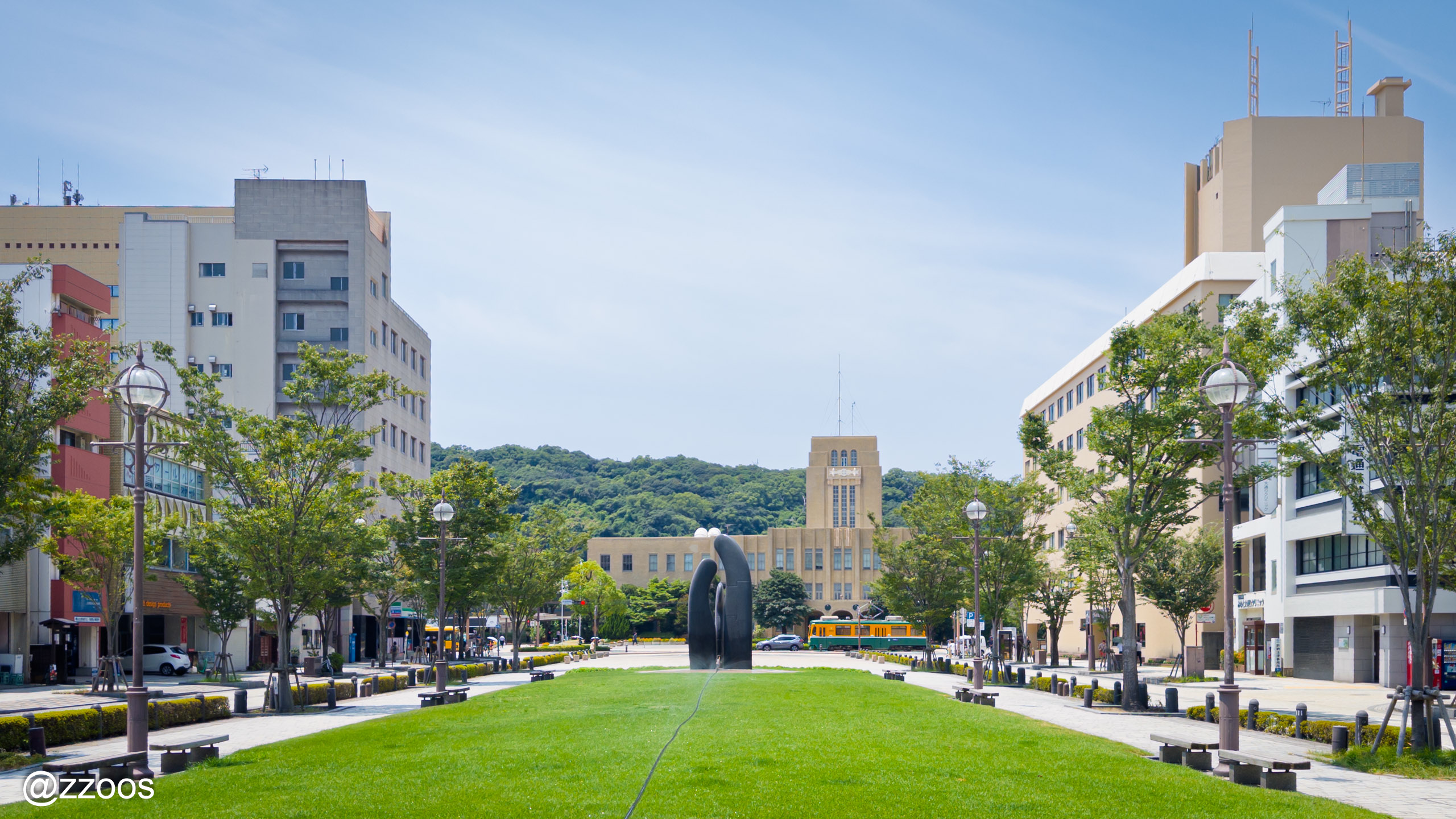 鹿児島市役所が見えるみなと大通り公園
