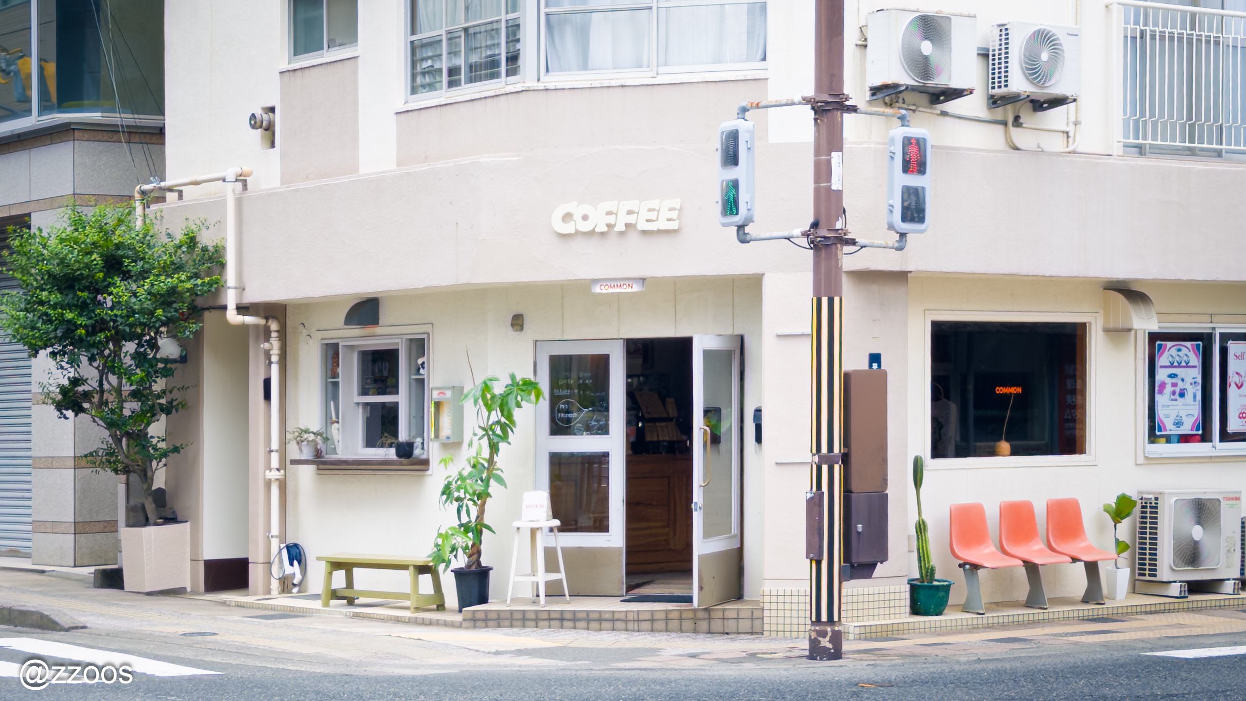 鹿児島のカフェ、COMMON COFFEE COUNTERの外観