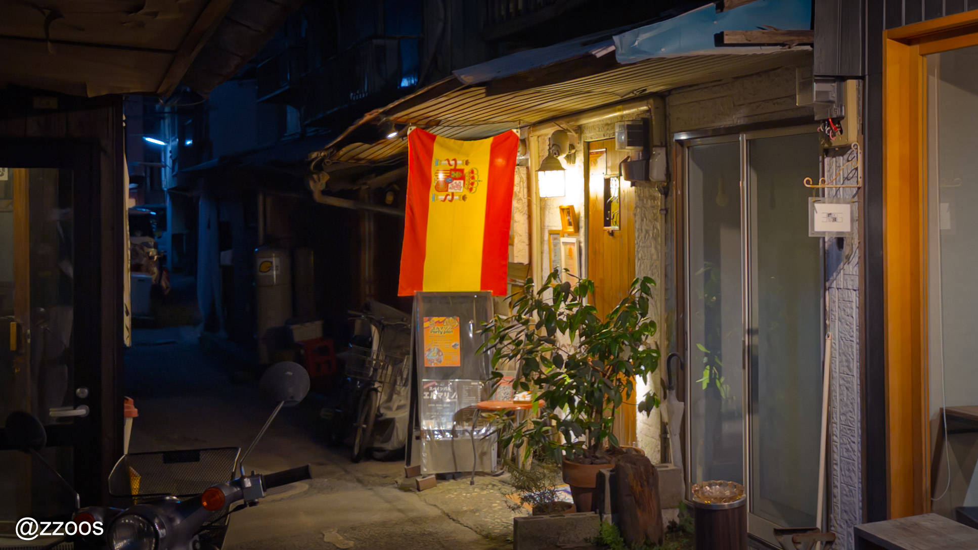 Meizanbori alley at night